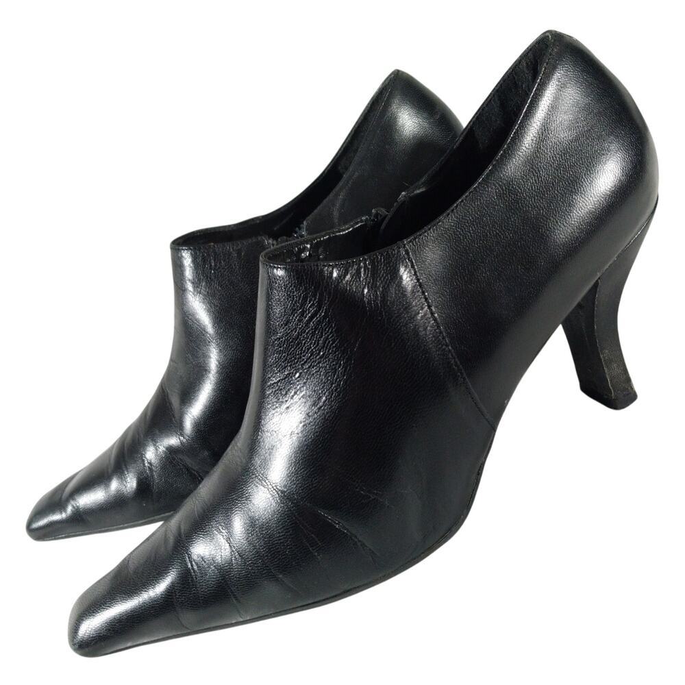 MICHELLE D.! BLACK GENUINE LEATHER POINTY TOE, RECTANGLE HEEL BOOTIES, HEELS! 5M